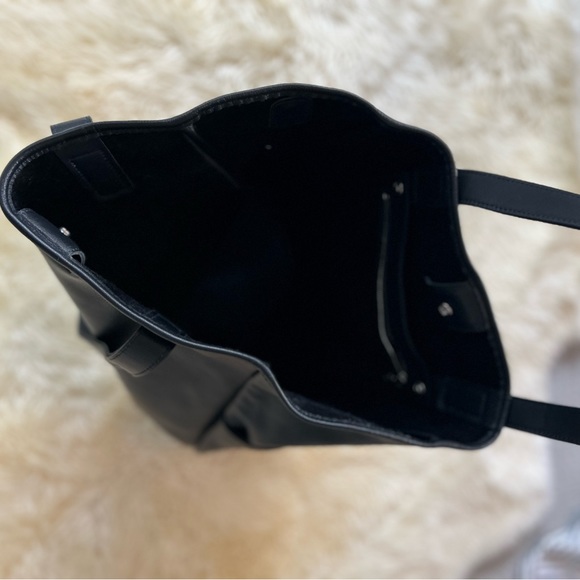 Alexander McQueen Men’s Black Medium Tote Bag - Picture 6 of 16